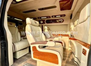 Xe Ford Transit Limousine 2015