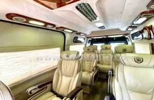 Xe Ford Transit Limousine 2015