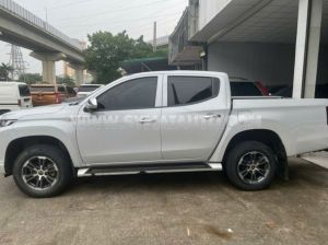 Xe Mitsubishi Triton 4x2 AT Mivec 2021