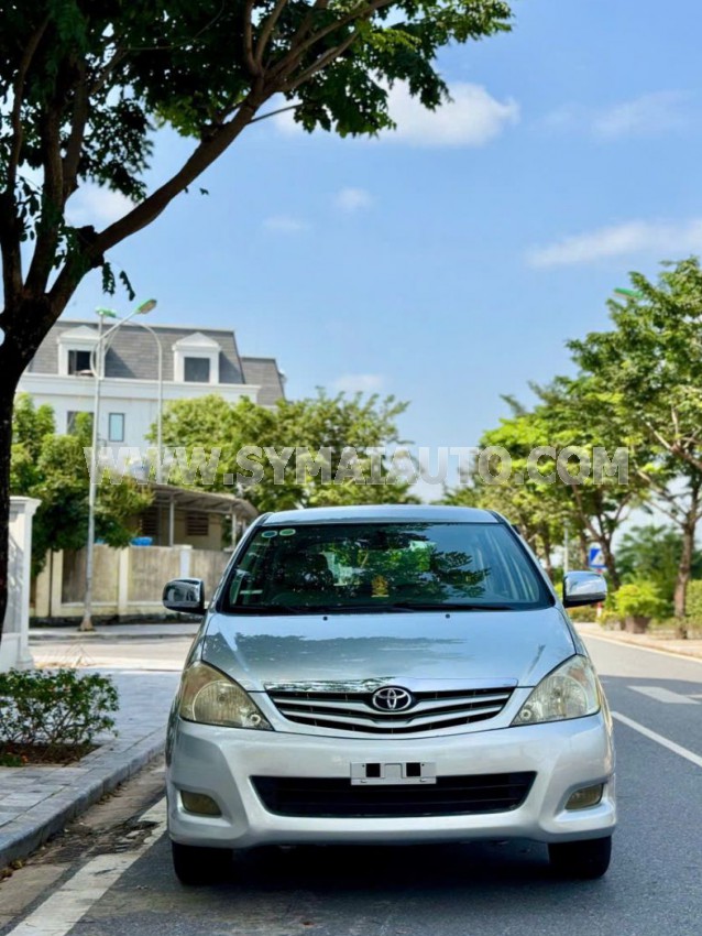 Toyota Innova G 2010