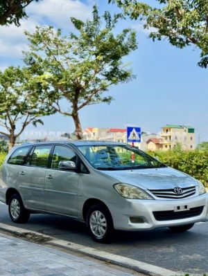 Xe Toyota Innova G 2010