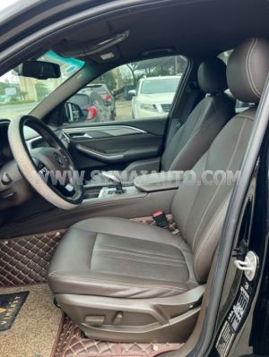 Xe VinFast Lux SA 2.0 Plus 2.0 AT 2019